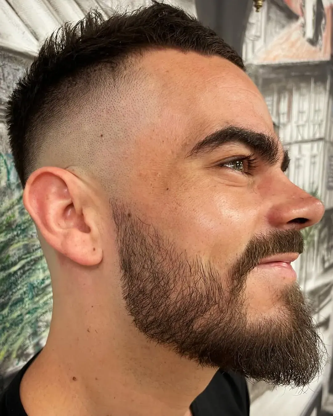 Coupe et barbe adaptées à la forme du visage