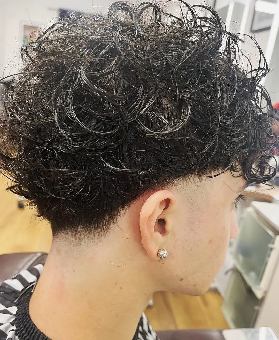 Taper sur cheveux bouclés