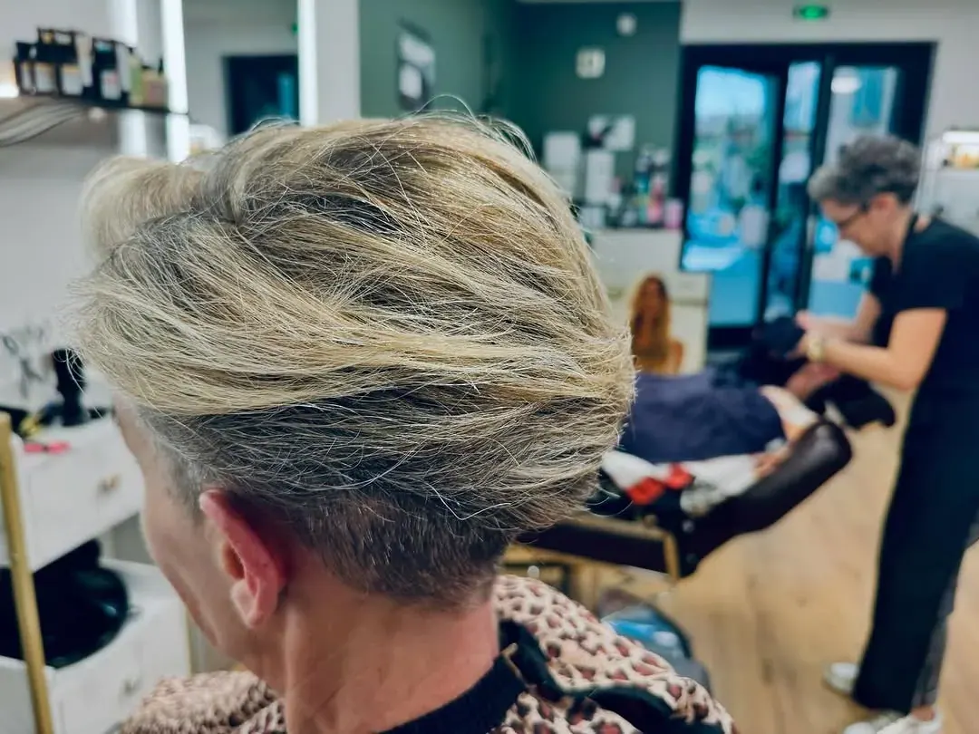 Coupe et coiffage réalisés au salon