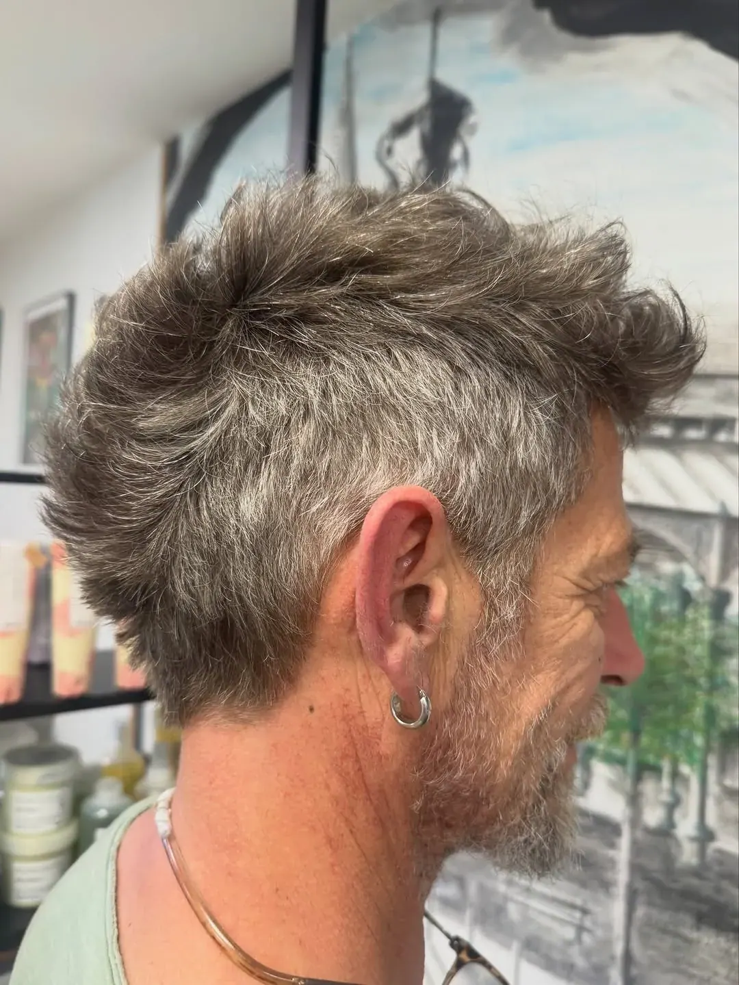 Coupe homme courte et structurée